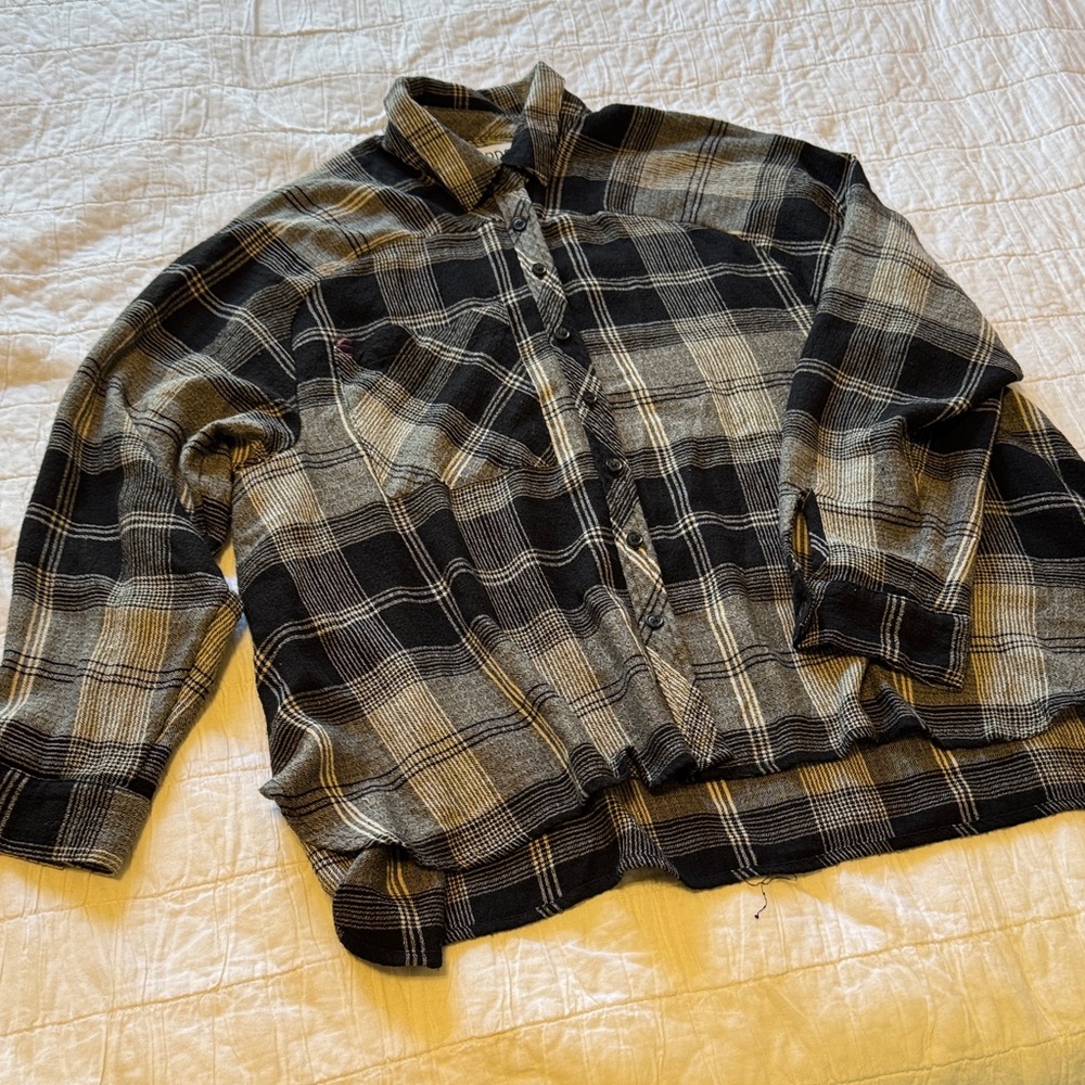 BDG Urban Outfitters Women's Shirt. Oversize Boxy Size S Shirt. Dropped hem